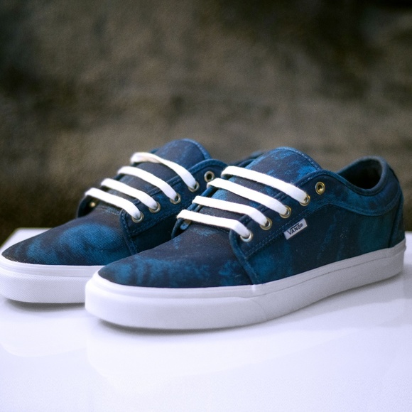 vans chukka low navy